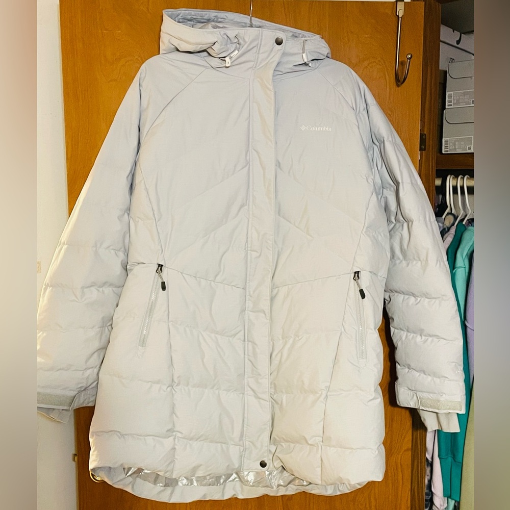 ••SOLD•• Columbia long down puffer jacket